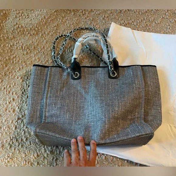 DH Gate Tote Bag - Picture 3 of 7